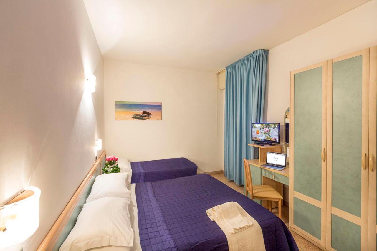 Hotel Excelsior Alba Adriatica Esterno foto