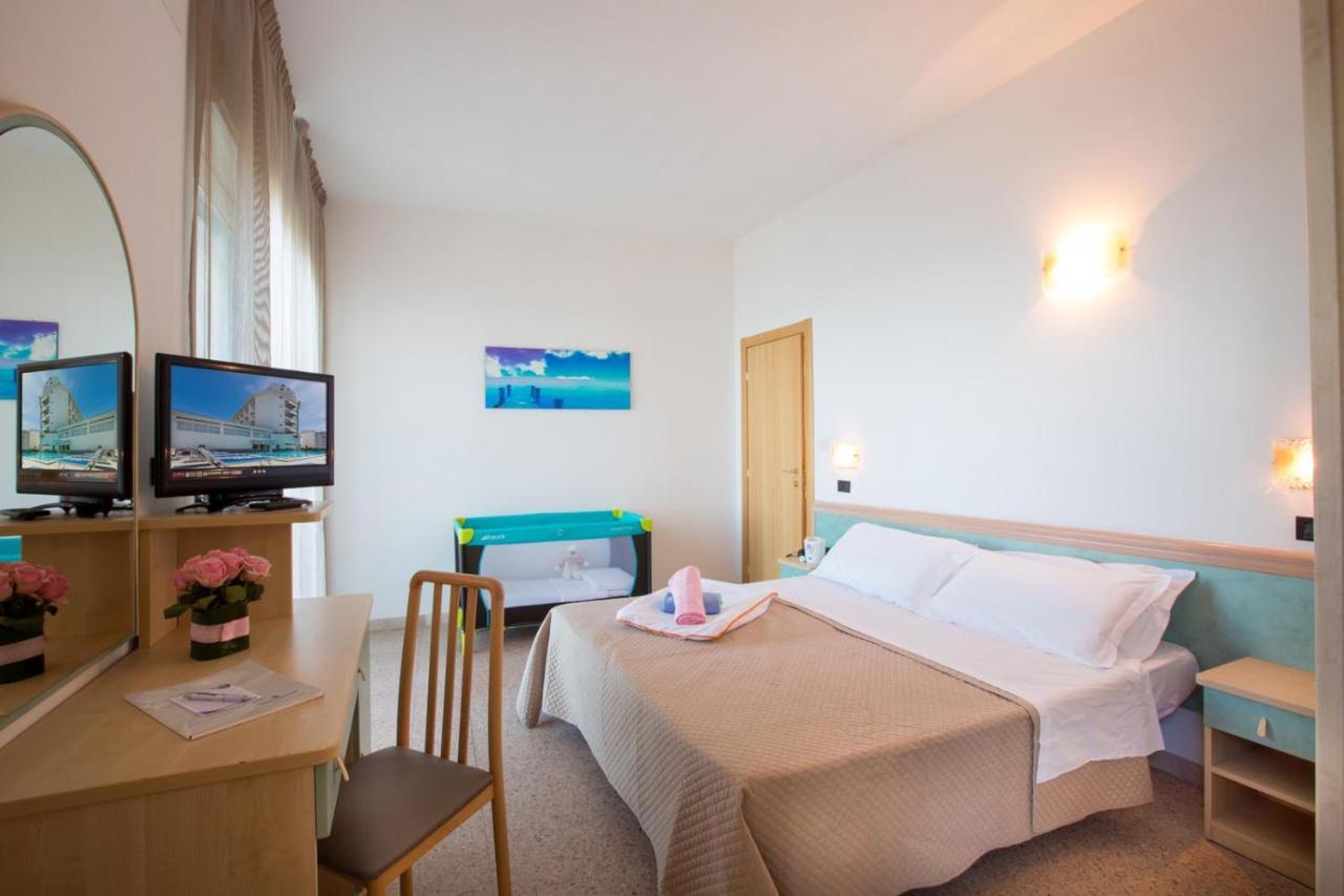 Hotel Excelsior Alba Adriatica Esterno foto