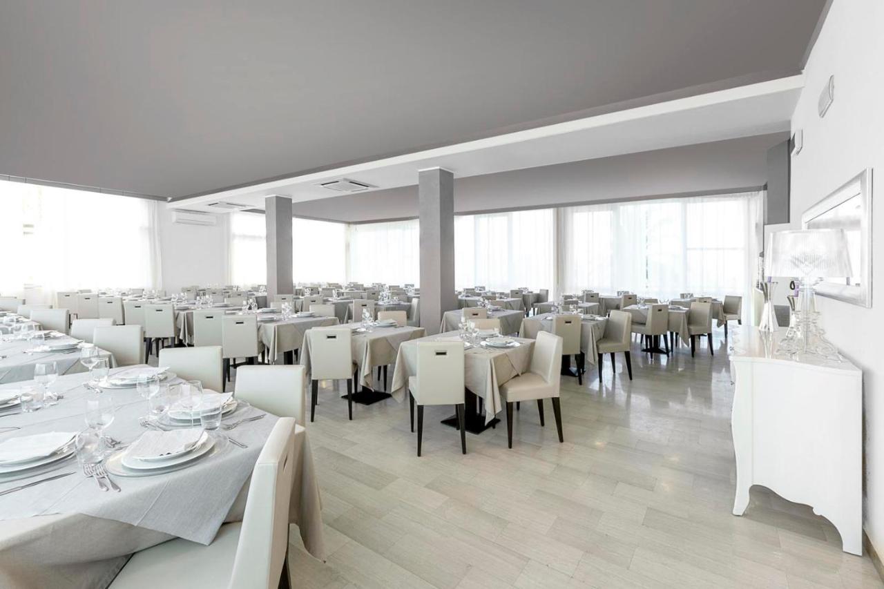 Hotel Excelsior Alba Adriatica Esterno foto