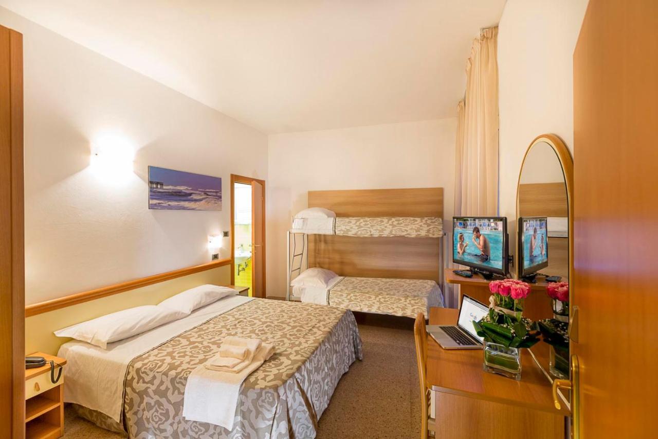 Hotel Excelsior Alba Adriatica Esterno foto
