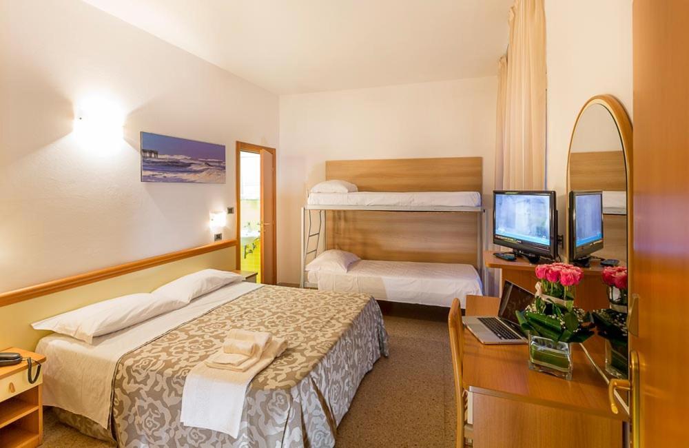 Hotel Excelsior Alba Adriatica Esterno foto
